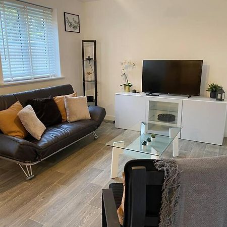 2 Bedroom Private Spacious Apartment In West Midlands Birmingham Eksteriør billede