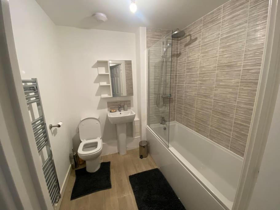 2 Bedroom Private Spacious Apartment In West Midlands Birmingham Eksteriør billede