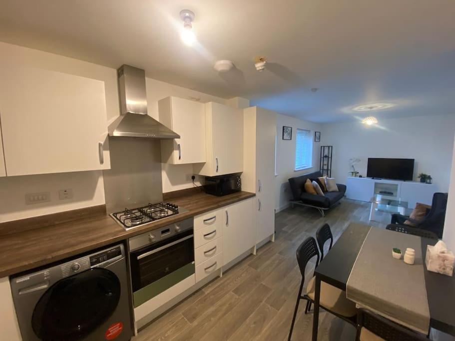 2 Bedroom Private Spacious Apartment In West Midlands Birmingham Eksteriør billede