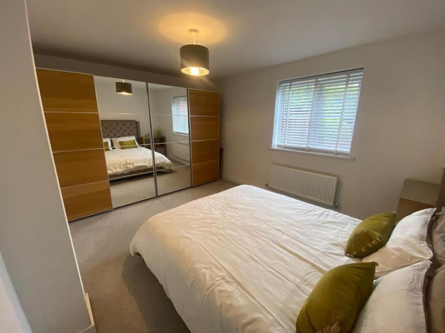 2 Bedroom Private Spacious Apartment In West Midlands Birmingham Eksteriør billede